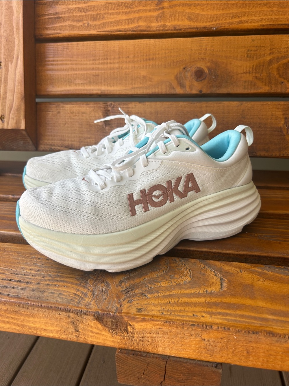 Hoka Bondi 8 running shoes in frost/ rose gold size 8